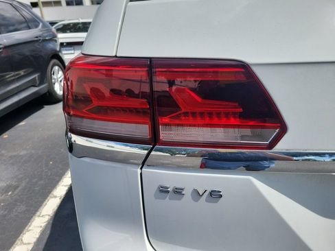 Used 2022 Volkswagen Atlas SE w/ Panoramic Sunroof Package FWD image 9