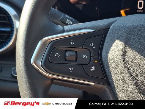 Used 2024 Chevrolet Trax LT w/ Driver Confidence Package FWD image 23