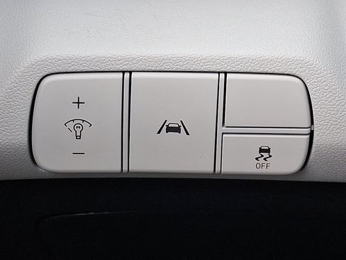 Used 2023 Hyundai Elantra Limited image 25