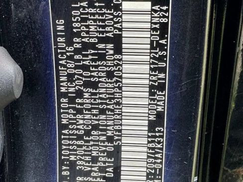 Used 2017 Toyota Corolla L FWD image 25