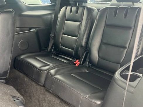 Used 2016 Ford Explorer XLT w/ Equipment Group 202A FWD image 28