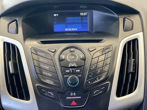 Used 2014 Ford Focus SE w/ SE Sport Package FWD image 19
