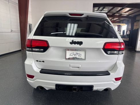 Used 2015 Jeep Grand Cherokee Altitude AWD/4WD image 5