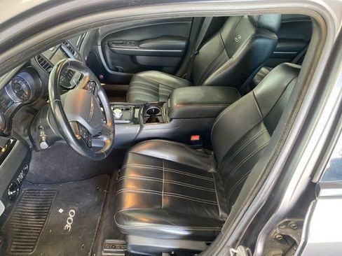Used 2017 Chrysler 300 S AWD/4WD image 10