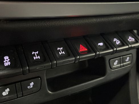 Used 2020 Chevrolet Colorado ZR2 w/ Colorado ZR2 Bison Edition AWD/4WD image 28