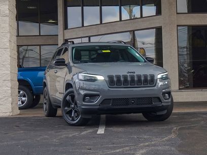 Used 2023 Jeep Cherokee Altitude Lux w/ Lux Elite Package