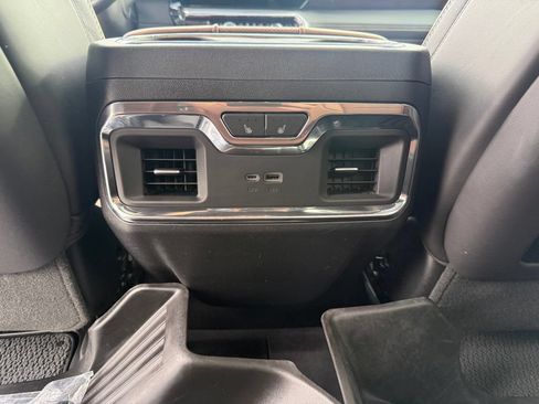 Used 2024 GMC Sierra 2500 Denali Ultimate AWD/4WD image 18
