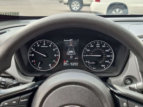 Used 2025 Subaru Crosstrek 2.5i Premium AWD/4WD image 24