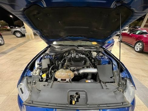 Used 2017 Ford Mustang Coupe image 6