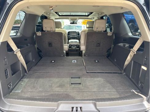 Used 2020 Ford Expedition XLT w/ Equipment Group 202A AWD/4WD image 35