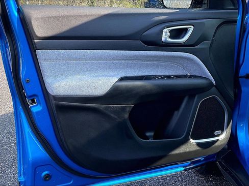 Used 2024 Jeep Compass Latitude w/ Sun and Sound Group image 22