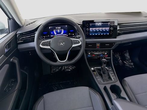 Certified 2026 Volkswagen Jetta SE FWD image 23