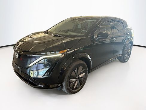Used 2023 Nissan Ariya AWD image 3