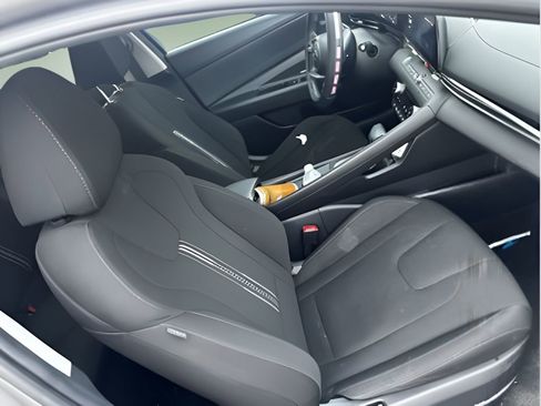 Used 2023 Hyundai Elantra SEL w/ Convenience Package image 15