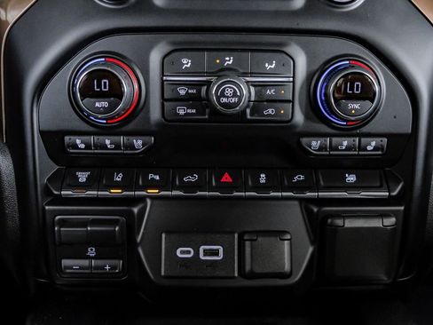 Used 2021 Chevrolet Silverado 3500 High Country image 29