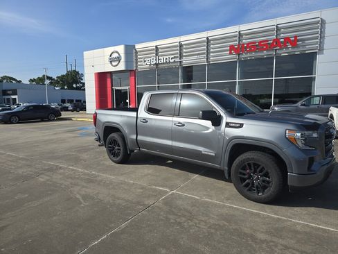 Used 2020 GMC Sierra 1500 Elevation w/ Elevation Value Package RWD image 11