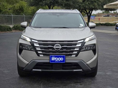 Used 2024 Nissan Rogue SL w/ SL Premium Package image 2