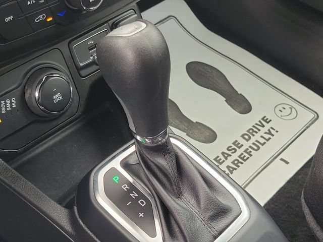 Used 2023 Jeep Renegade Latitude AWD/4WD image 20