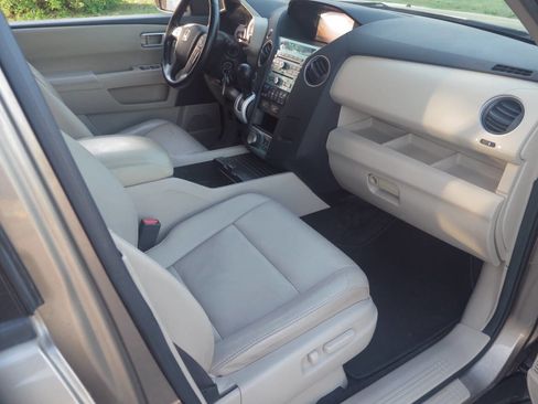 Used 2010 Honda Pilot Touring image 20