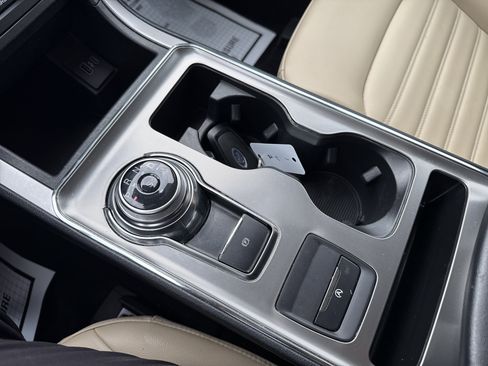 Used 2022 Ford Edge SEL image 25