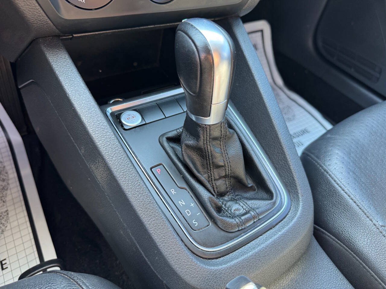 Used 2016 Volkswagen Jetta SE FWD image 18