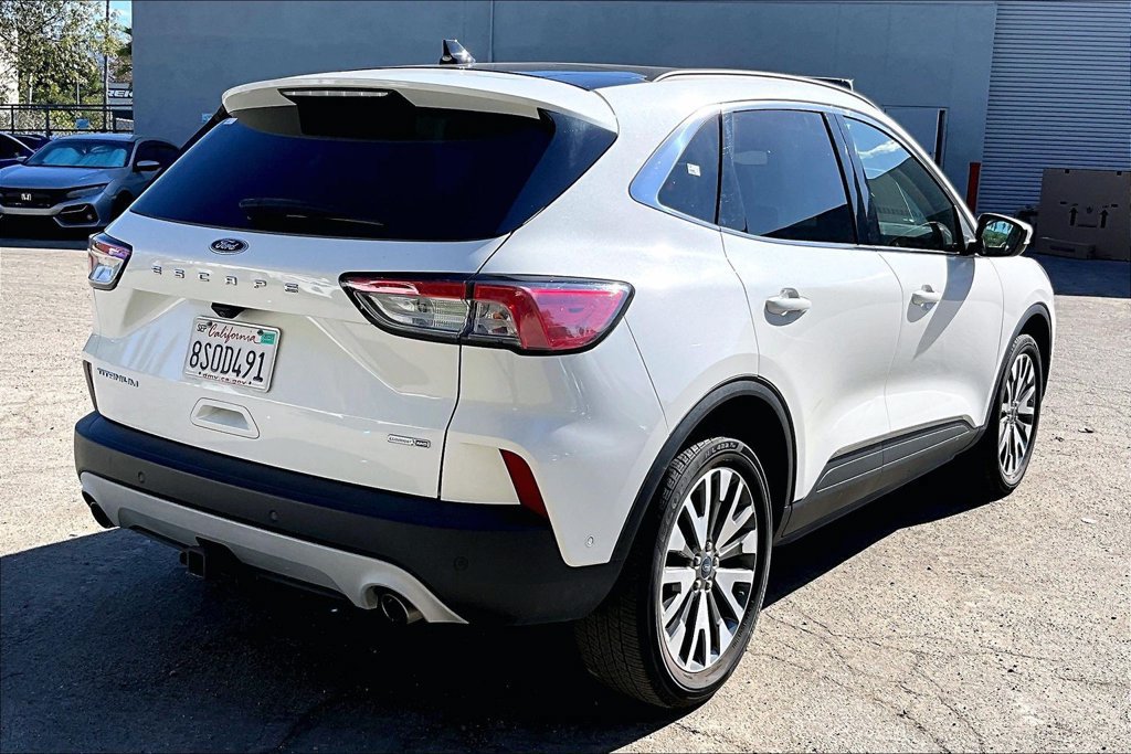 Used 2020 Ford Escape Titanium AWD/4WD image 4