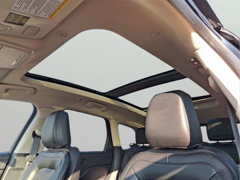 Used 2024 Lincoln Corsair AWD w/ Equipment Group 101A image 14