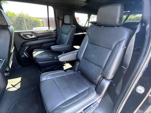 Used 2022 Chevrolet Suburban LT image 19