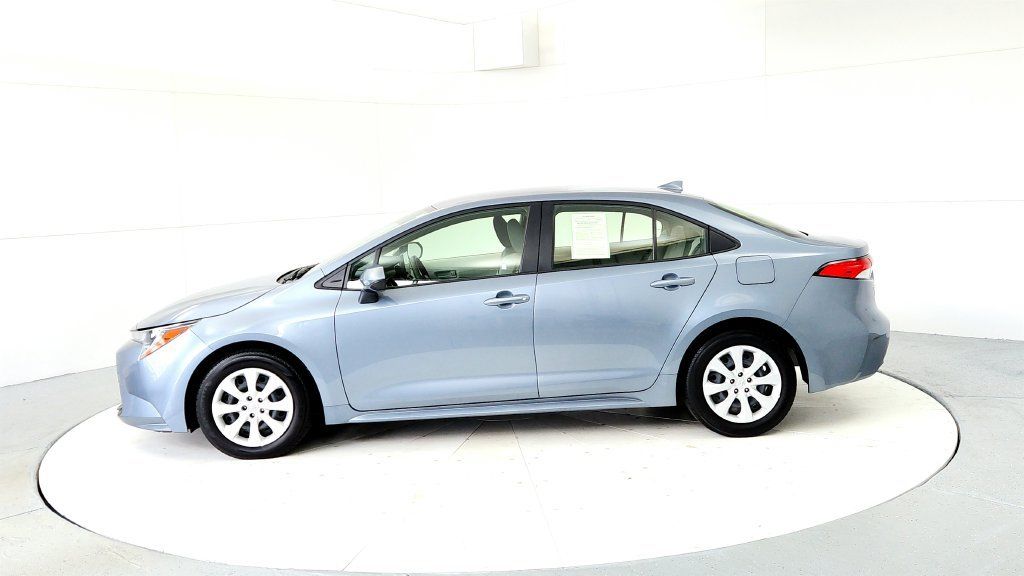 Used 2023 Toyota Corolla LE w/ Carpet Mat Package (TMS) FWD image 3