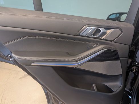 Used 2025 BMW X5 M60i w/ Climate Comfort Package image 24