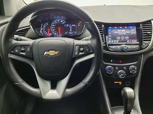 Used 2020 Chevrolet Trax LT w/ LT Convenience Package FWD image 26