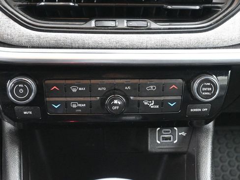 Used 2022 Jeep Compass Latitude w/ Convenience Group image 14