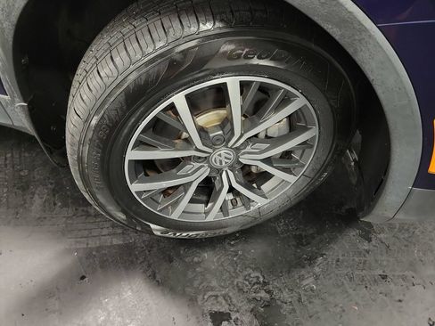 Used 2021 Volkswagen Tiguan S FWD image 10