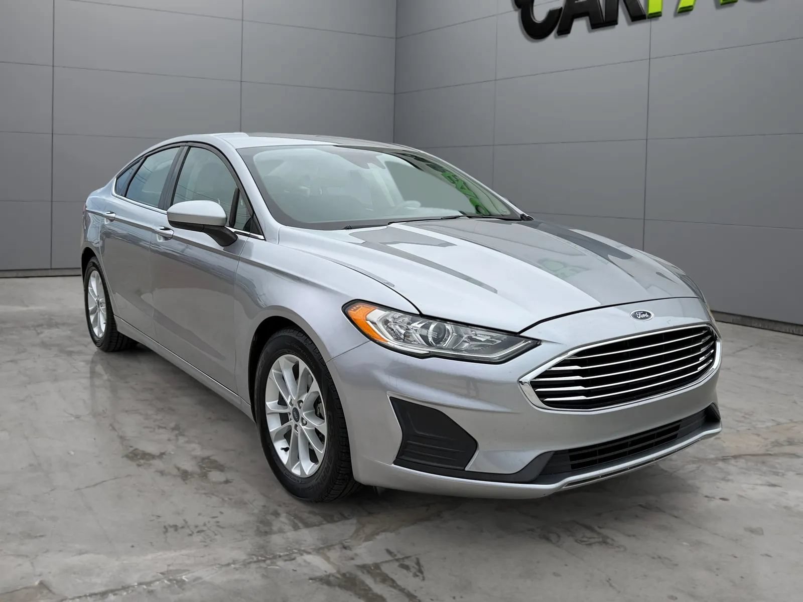 Used 2020 Ford Fusion SE FWD image 4