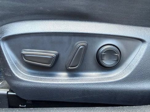 Used 2018 Toyota Camry LE FWD image 25