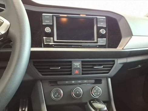 Used 2023 Volkswagen Jetta Sport image 12