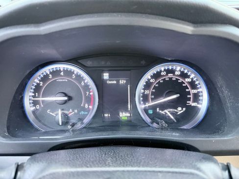 Used 2019 Toyota Highlander XLE image 16