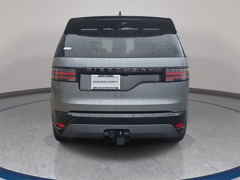 New 2026 Land Rover Discovery Dynamic SE image 6