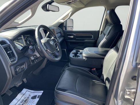 Used 2024 RAM 2500 Laramie AWD/4WD image 7