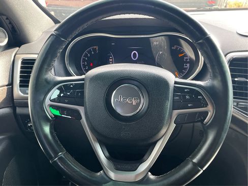 Used 2018 Jeep Grand Cherokee Laredo RWD image 18