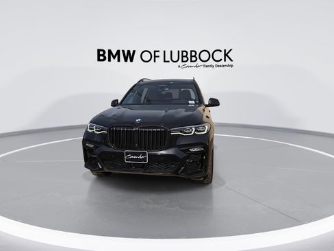 Used 2022 BMW X7 xDrive40i w/ M Sport Package image 3