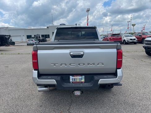 Used 2024 Toyota Tacoma Limited w/ Limited Package (LT) AWD/4WD image 7