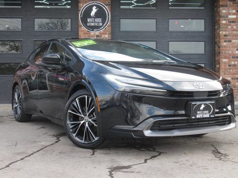 Used 2024 Toyota Prius AWD image 1