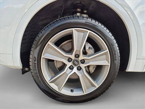 Used 2025 Audi Q5 2.0T Premium AWD/4WD image 24