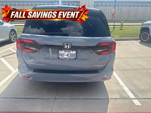 Used 2024 Honda Odyssey Sport image 4