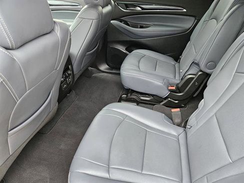 Used 2024 Buick Enclave Premium image 18