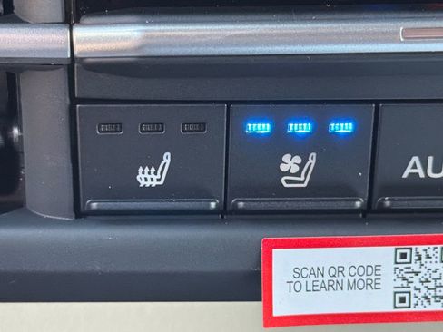 New 2026 Toyota Sienna Platinum AWD/4WD image 29