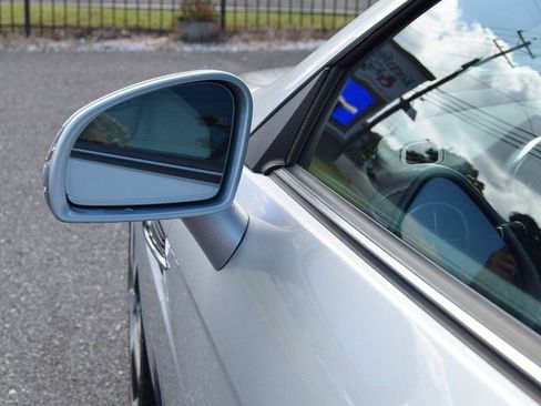 Used 2015 Mercedes-Benz SLK 250 w/ Premium Package image 11