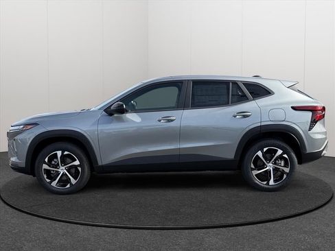 New 2026 Chevrolet Trax RS image 2