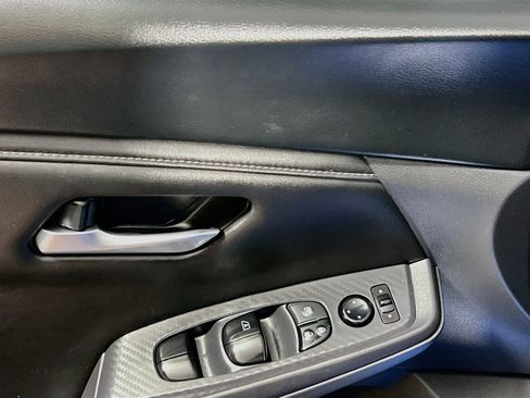 Used 2024 Nissan Sentra SV FWD image 16